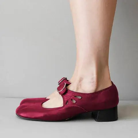 Retro French Low-heeled Buckled Pumps